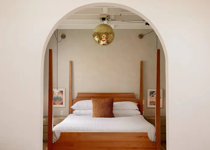 Hotel Novacancy